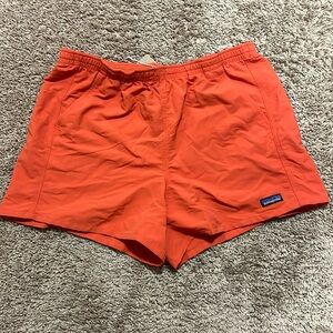 Patagonia NWT ORANGE/ CORAL SHORTS NEVER WORN women’s size large